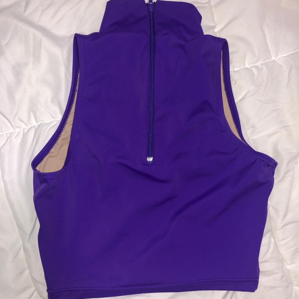 Sleeveless dance top